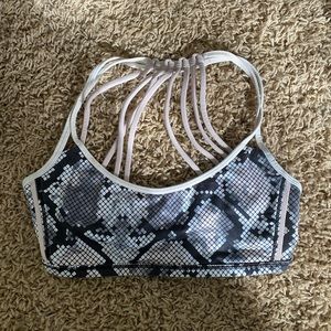 lululemon snake print free to be bra size 4